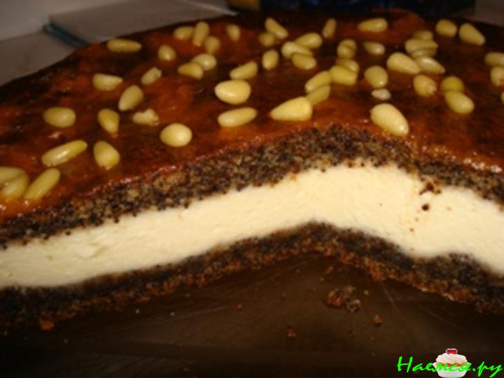 Маковый пирог-торт с творожной прослойкой Маковый пирог-торт с творожной прослойкой