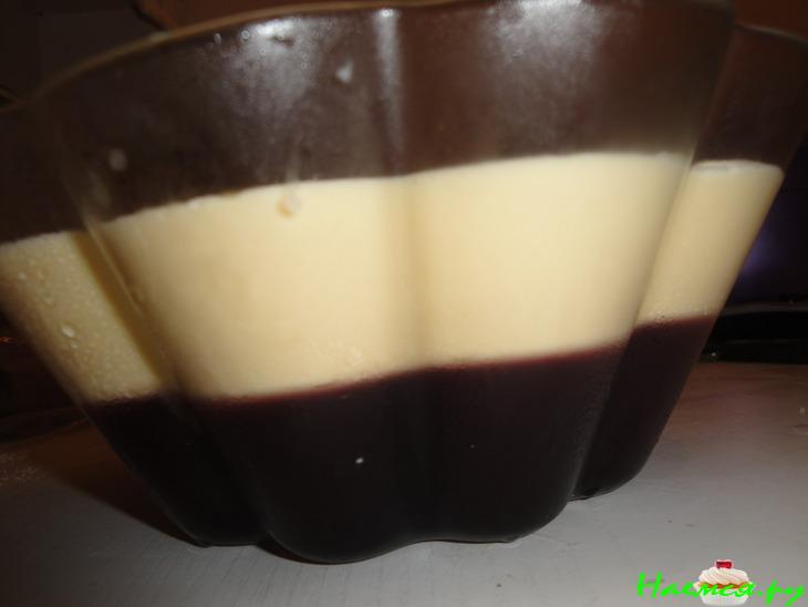 Крем-десерт "Баваруа с желе из лесных ягод"