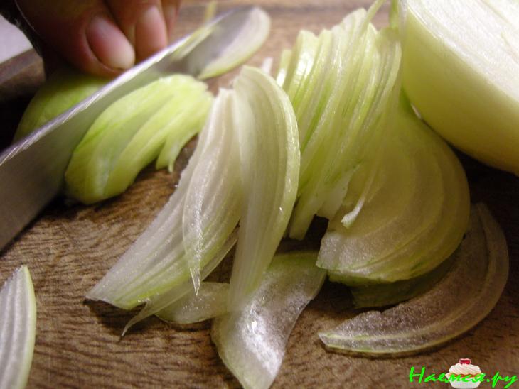 Салат с консервированной рыбой Салат с консервированной рыбой