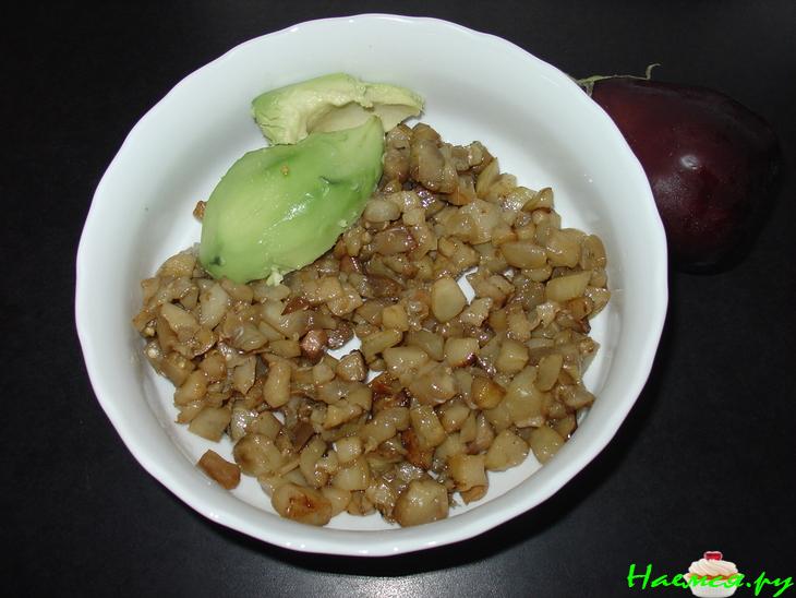 Баклажановый дип с авокадо и тунцом Баклажановый дип с авокадо и тунцом