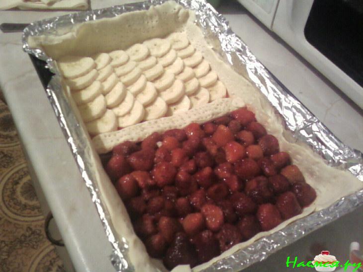 Пирог клубнично-банановый