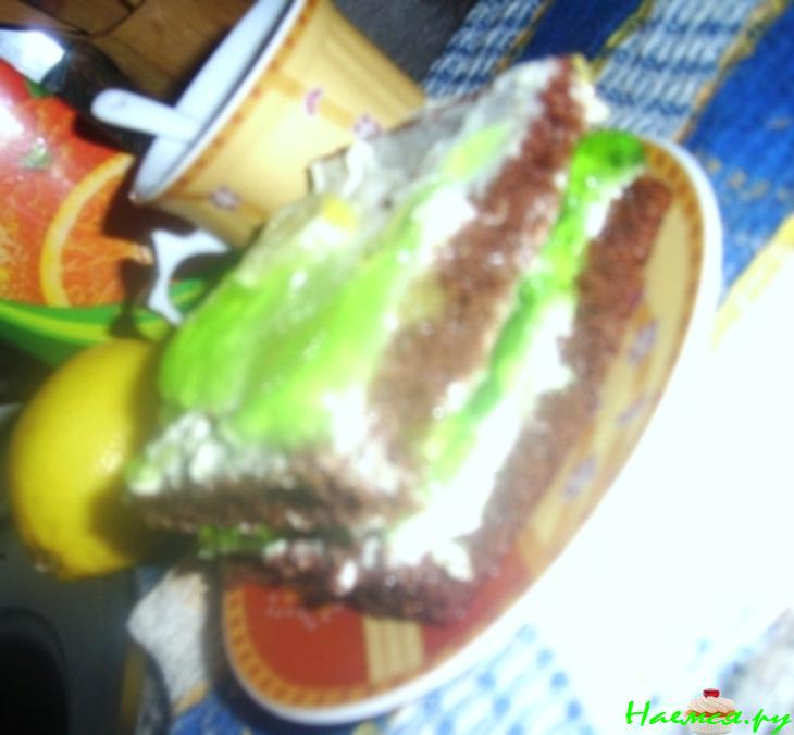 Шоколадное пирожное с желейной прослойкой Шоколадное пирожное с желейной прослойкой