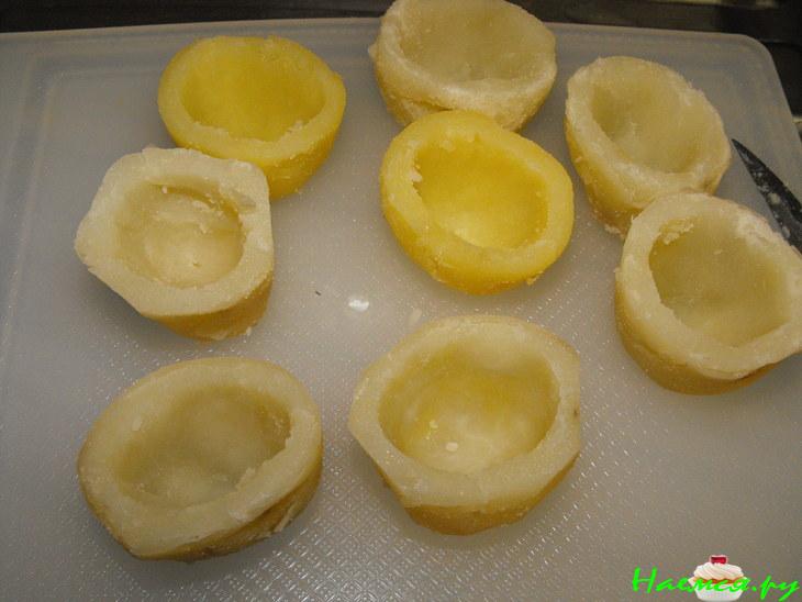 Картофельные стаканчики с морепродуктами