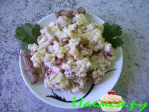 Салатик с омлетом и карбонадом