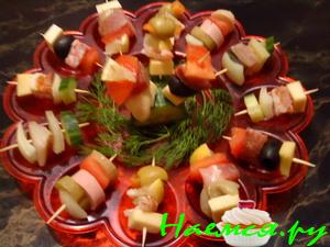 Закуска на шпажках