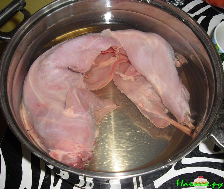 Кролик в сметане