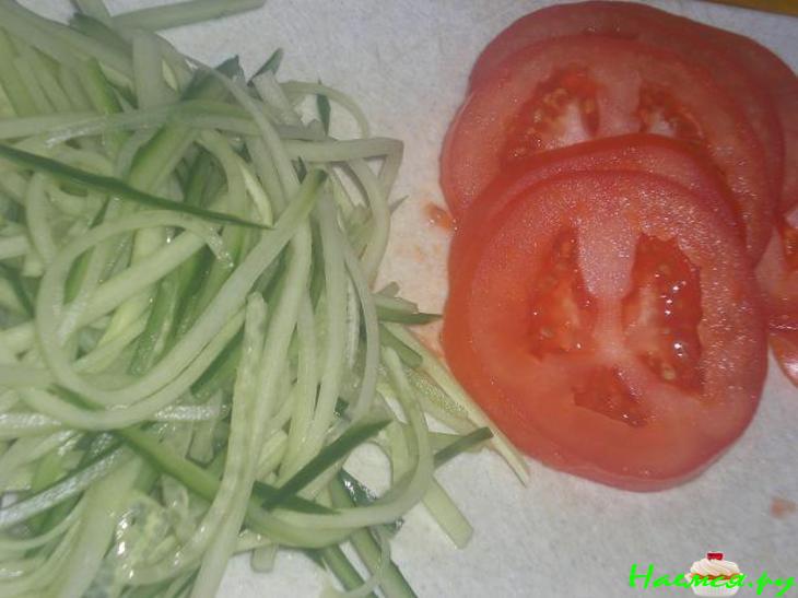 Салат со свининой и абрикосовым джемом