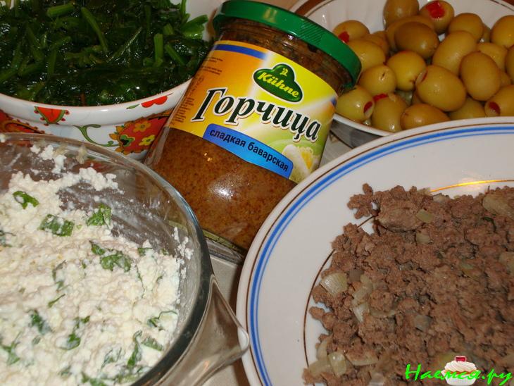 Пирог с фаршем, шпинатом и творогом