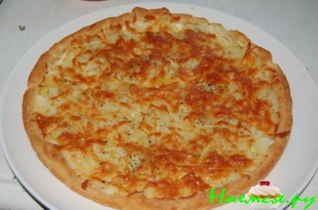 Картофельная пицца с ветчиной и сыром