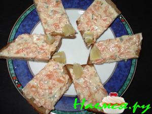 Лососевое масло с лимоном и базиликом