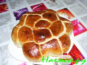 Пирог из дрожжевых булочек Пирог из дрожжевых булочек