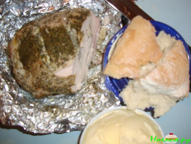 Свинина запечённая с чесноком