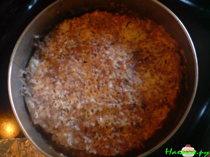 Мясной пирог с рисом и помидоркой Мясной пирог с рисом и помидоркой