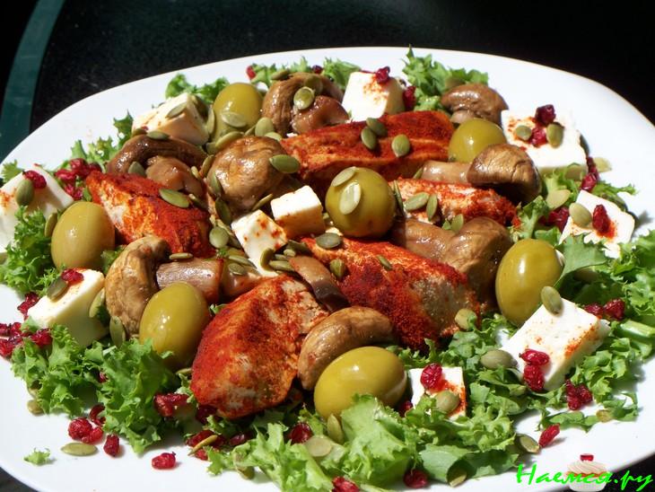 Салат из куриных грудок