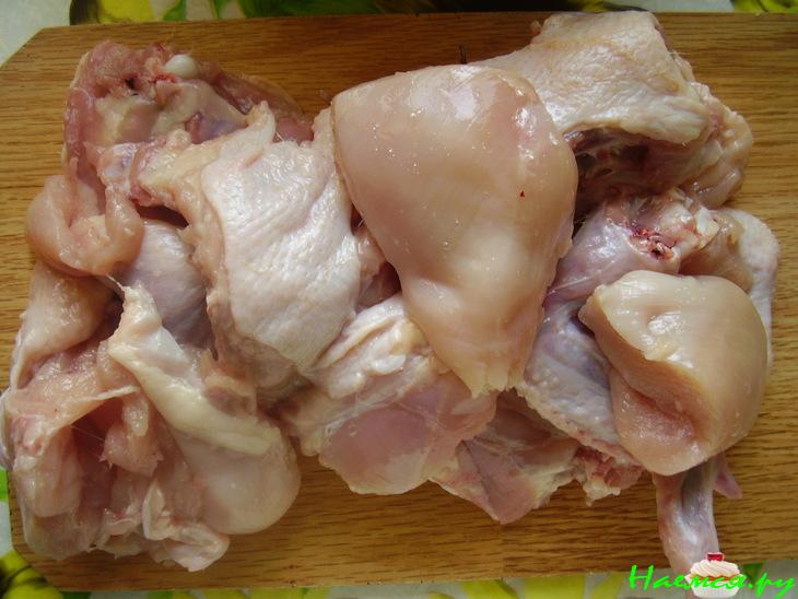 Тушенная курица с фруктами