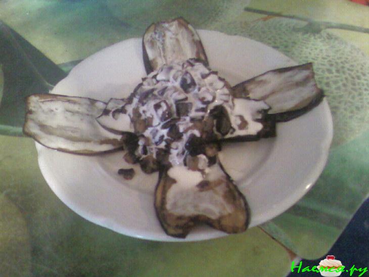 Жареные баклажаны с соусом