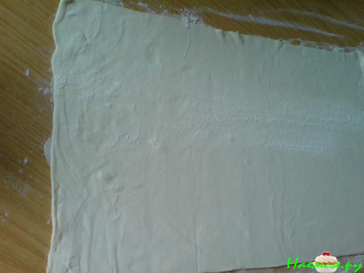 Корзинки из слоёного теста с яичным кремом