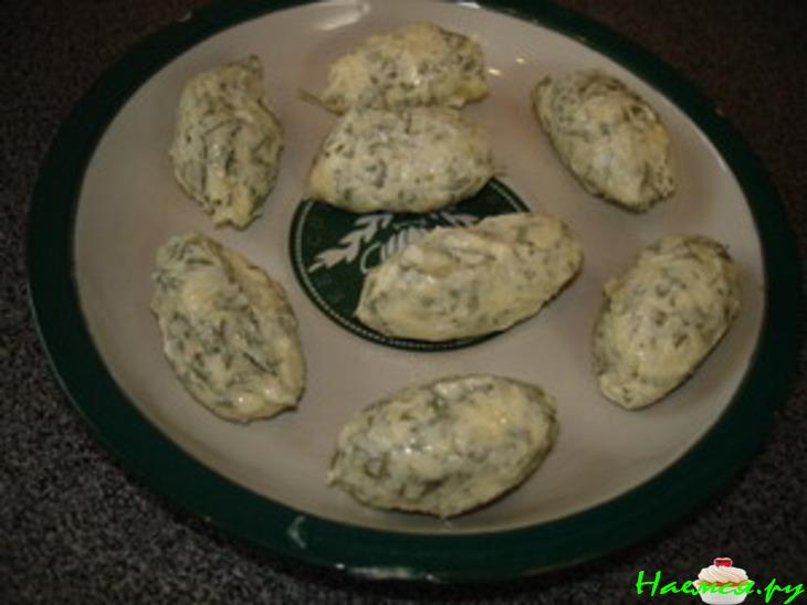 Котлета по-киевски с голубым сыром в оригинальной панировке