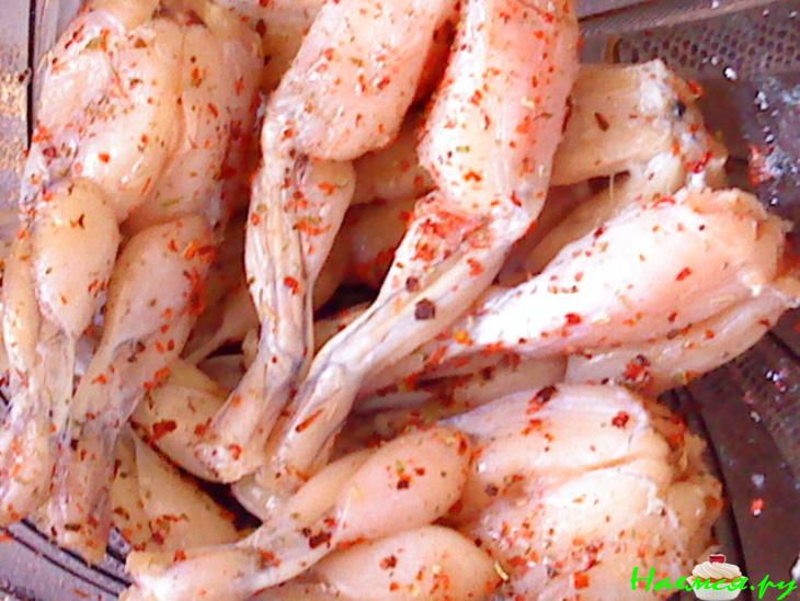 Лягушачьи лапки в кляре Лягушачьи лапки в кляре