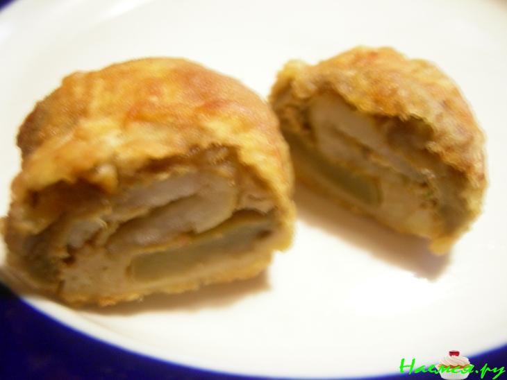 Рулеты из баклажанов с соусом сациви