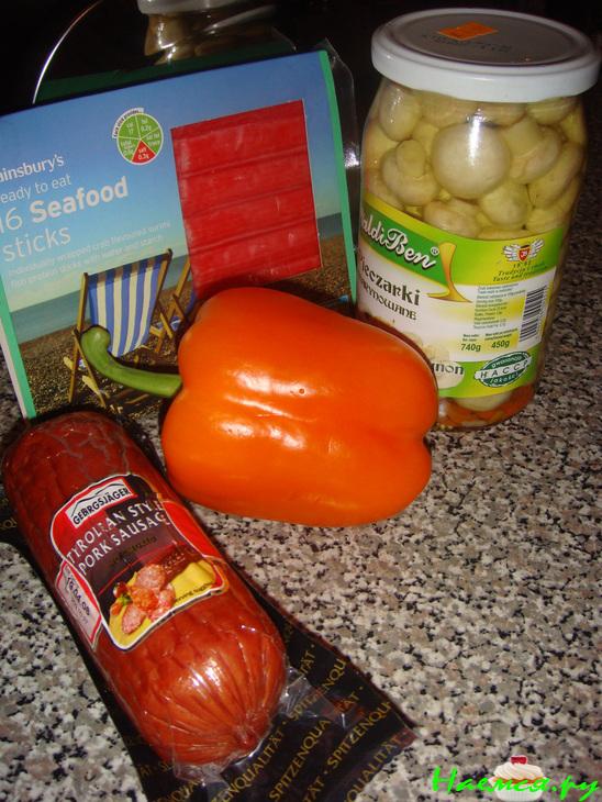 Салатик с копченой колбаской "Выдумка"