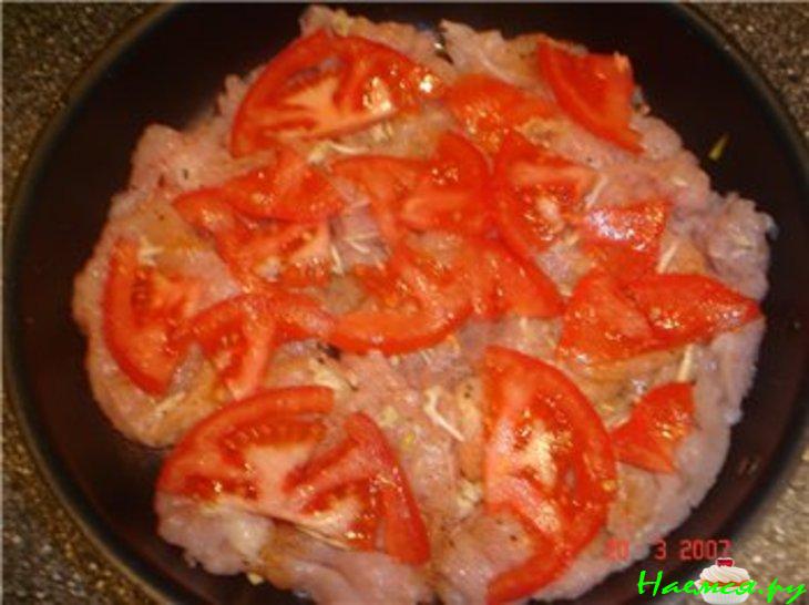 Куриная отбивная с чесноком и сыром