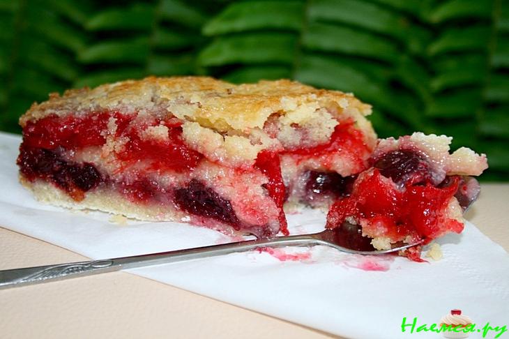 Насыпной пирог с ягодами