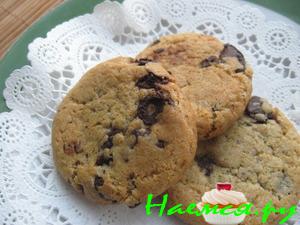 Chocolate Chip Cookies (Thin, Chewy & Puffy)