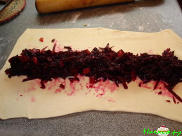 Пирог из слоёного теста "Улитка"