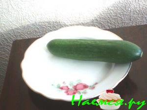 Украшение из огурца