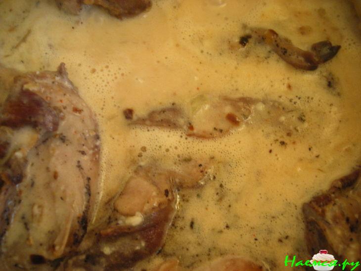 Кролик в сливках с базиликом и сушеными томатами Кролик в сливках с базиликом и сушеными томатами