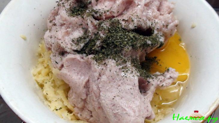 Куриные котлеты с картофелем и морковью