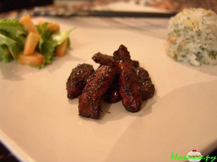 Горячий азиатский салат