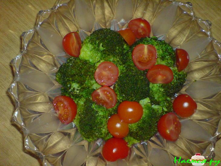 Салат из брокколи и птичьей печени Салат из брокколи и птичьей печени