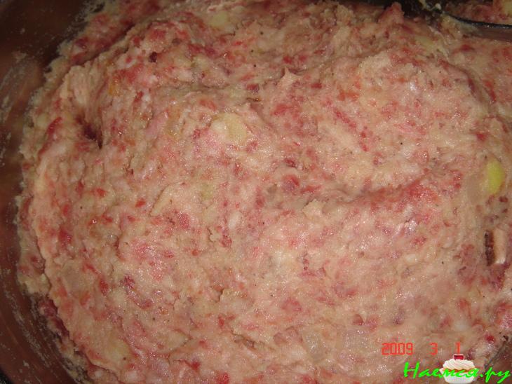 Картофельно-мясные котлеты с нежным грибным соусом. Картофельно-мясные котлеты с нежным грибным соусом.