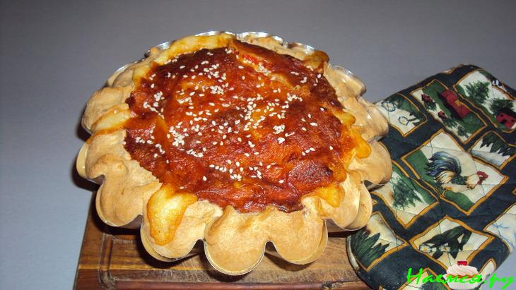 Сырно-луковый пирог с копченым салом и беконом Сырно-луковый пирог с копченым салом и беконом