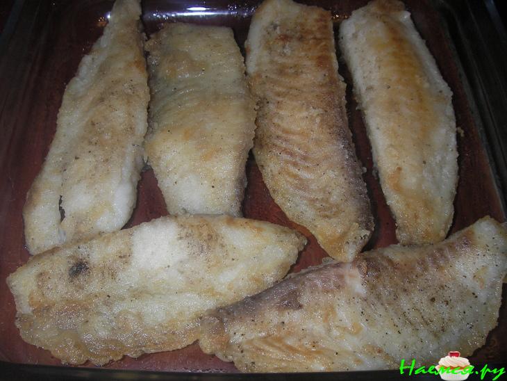 Тилапия под шафрановым соусом с моцареллой