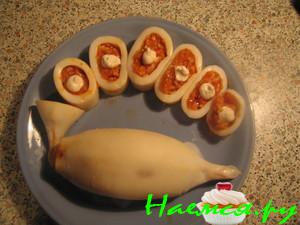 Фаршированные корейской закуской кальмары 