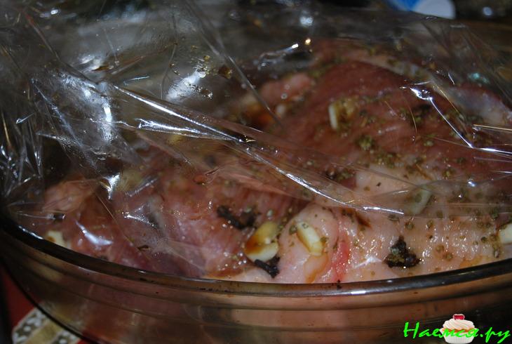 Ароматнейшее мясо в рукаве с гвоздикой и душистым перцем Ароматнейшее мясо в рукаве с гвоздикой и душистым перцем