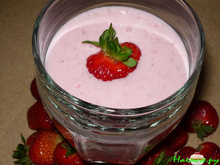 Коктейль "Клубничка"