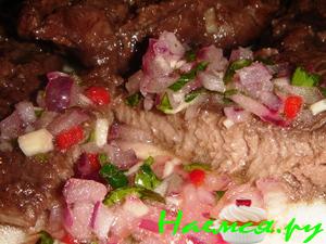 Стейки из говяжьего филе в винном маринаде