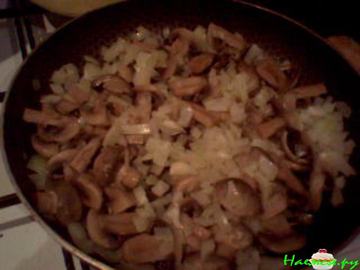 Спагетти с грибочками и сыром