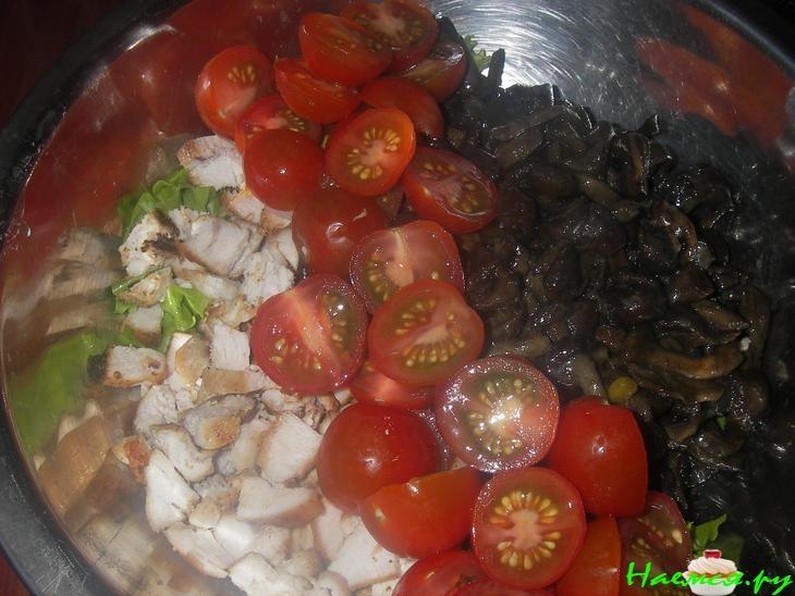 Салат с индейкой и опятами Салат с индейкой и опятами