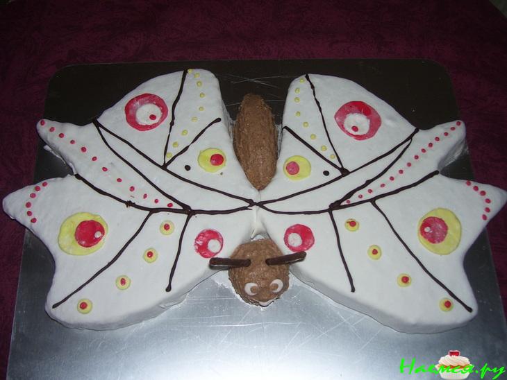 Торт бисквитный "Бабочка", украшенный мастикой