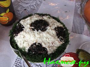 Салат с тунцом "Футбол"