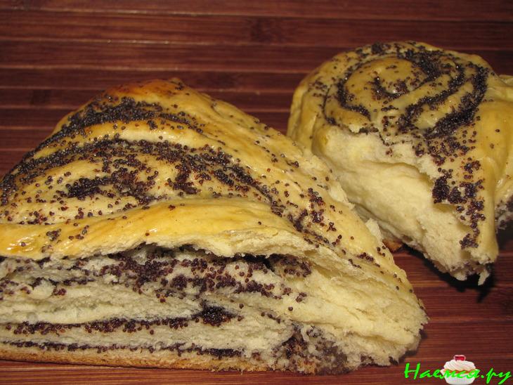 Два больших маковых пирога