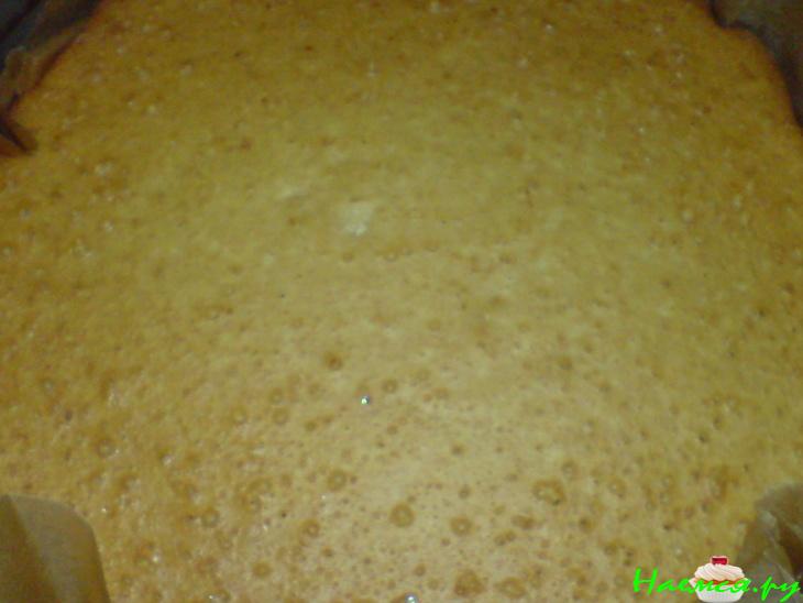 Торт со сметанным суфле и черносливом