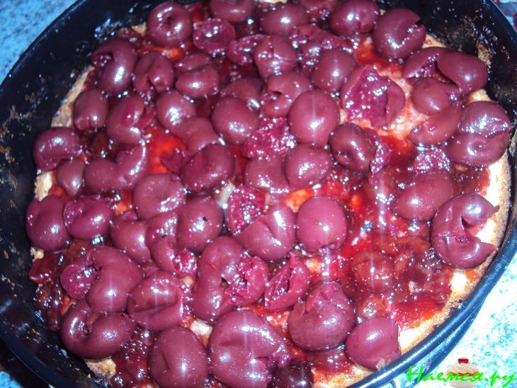 Вишнево-клюквенный пирог под орехово-карамельной корочкой Вишнево-клюквенный пирог под орехово-карамельной корочкой