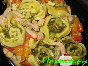 Мясо с рулетиками в горшочке