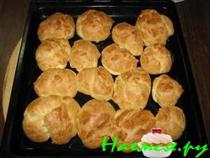 Заварные булочки с красной икрой